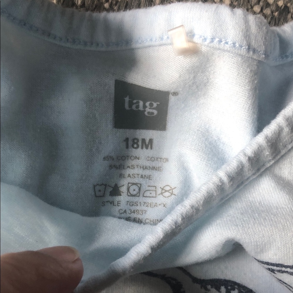 Tag light blue Tank Top with Gray Whale Trio Graphic - Picture 4 of 4